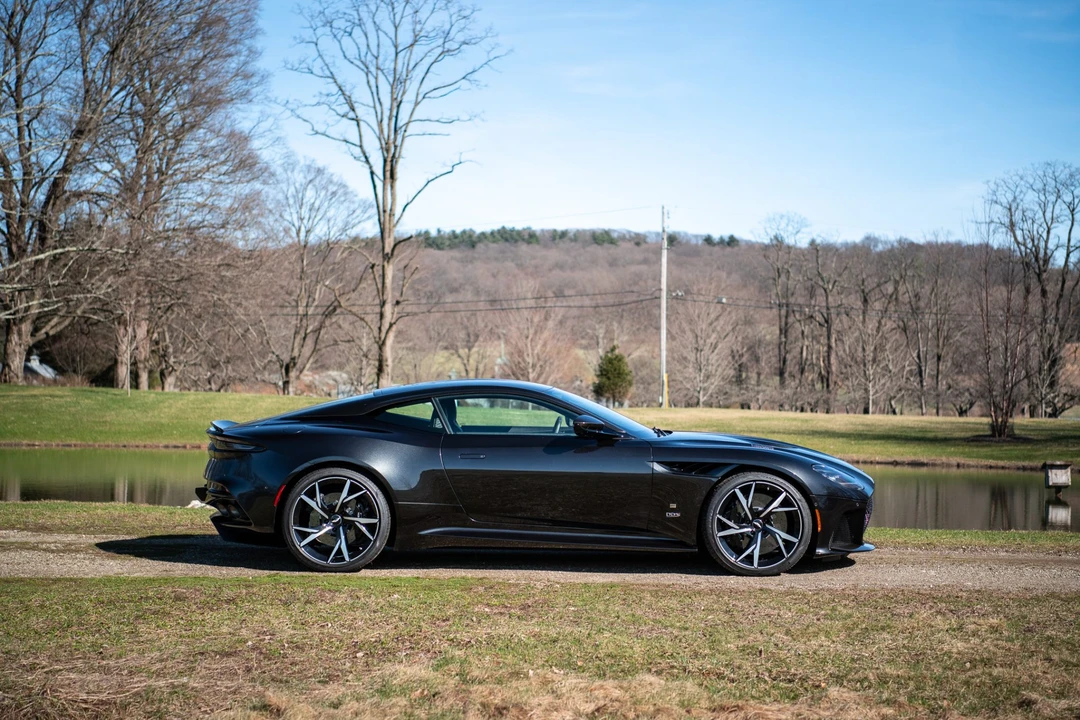 2021 Aston Martin DBS Superleggera - Image 17 of 31