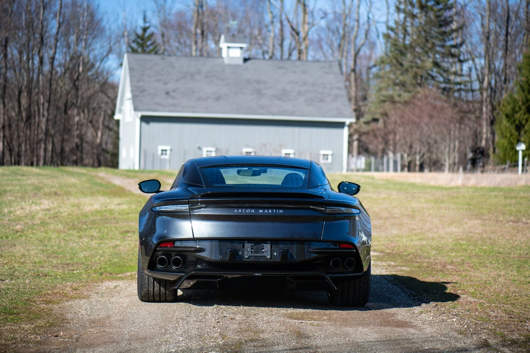2021 Aston Martin DBS Superleggera - Image 15 of 31