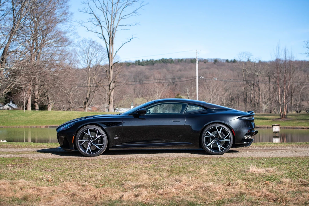 2021 Aston Martin DBS Superleggera - Image 25 of 31