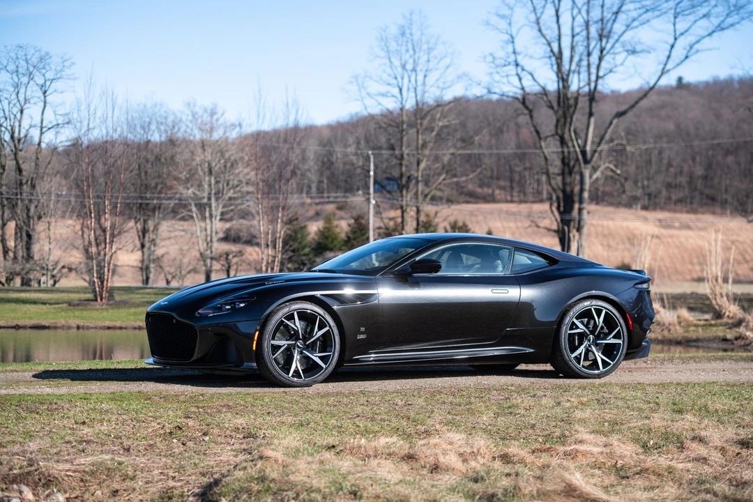 2021 Aston Martin DBS Superleggera - Image 26 of 31