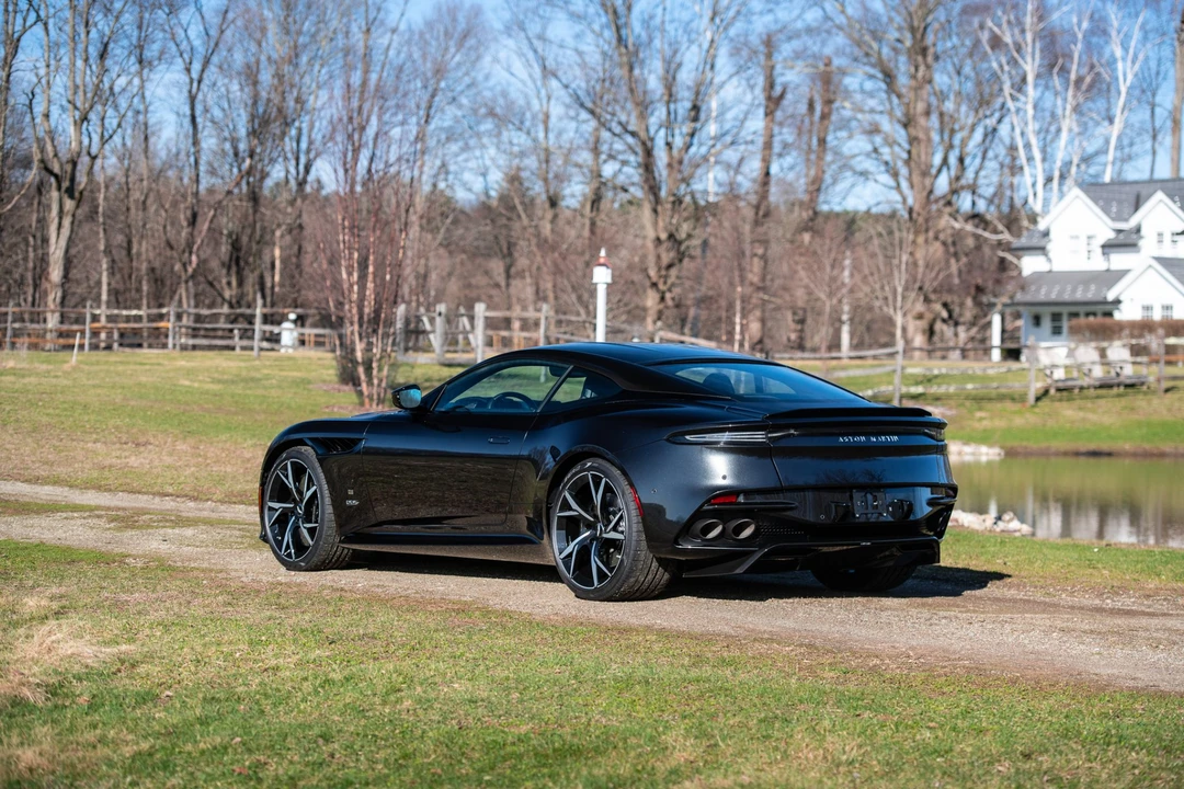 2021 Aston Martin DBS Superleggera - Image 12 of 31