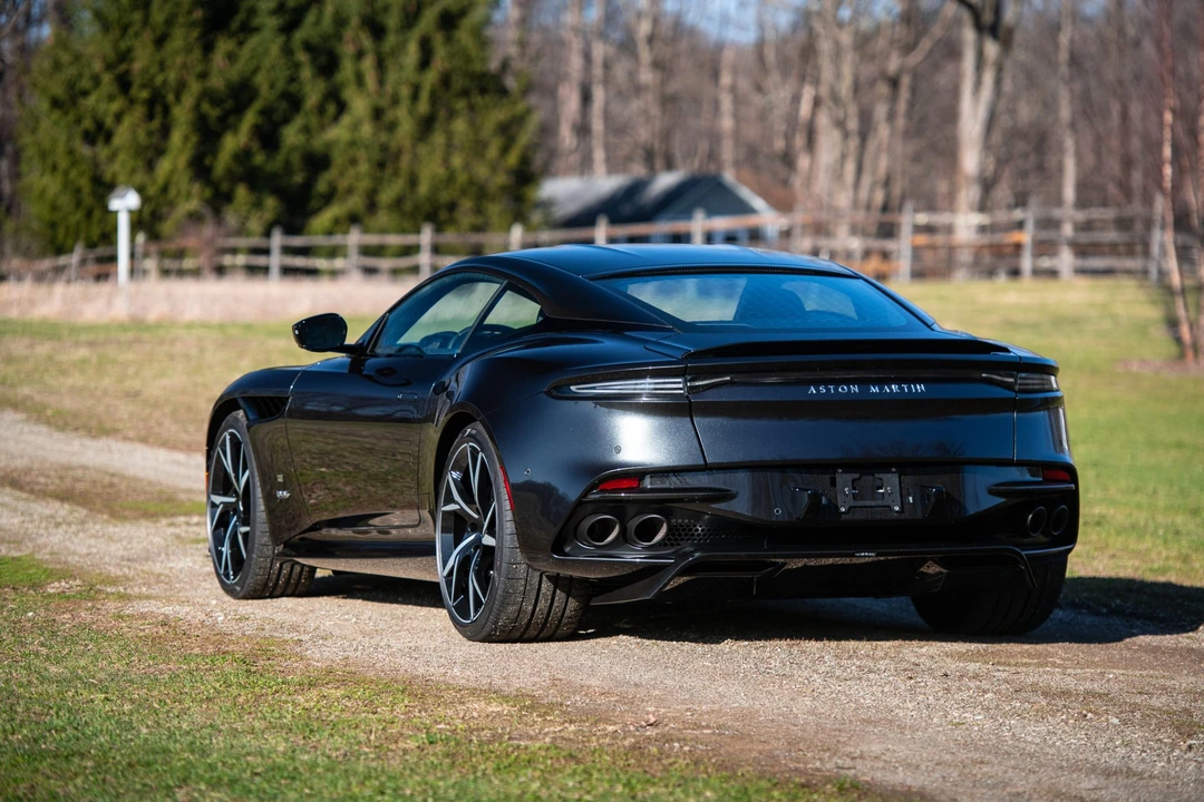 2021 Aston Martin DBS Superleggera - Image 13 of 31