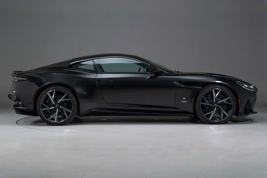 2021 Aston Martin DBS Superleggera - Image 12 of 31