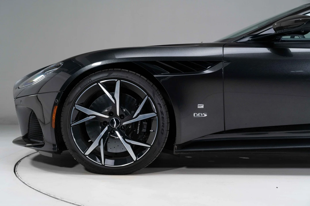 2021 Aston Martin DBS Superleggera - Image 24 of 31