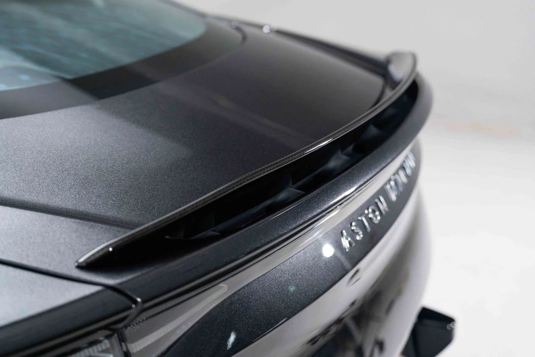 2021 Aston Martin DBS Superleggera - Image 27 of 31