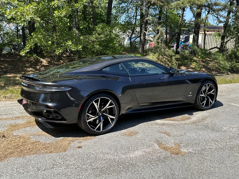 2021 Aston Martin DBS Superleggera - Image 30 of 31