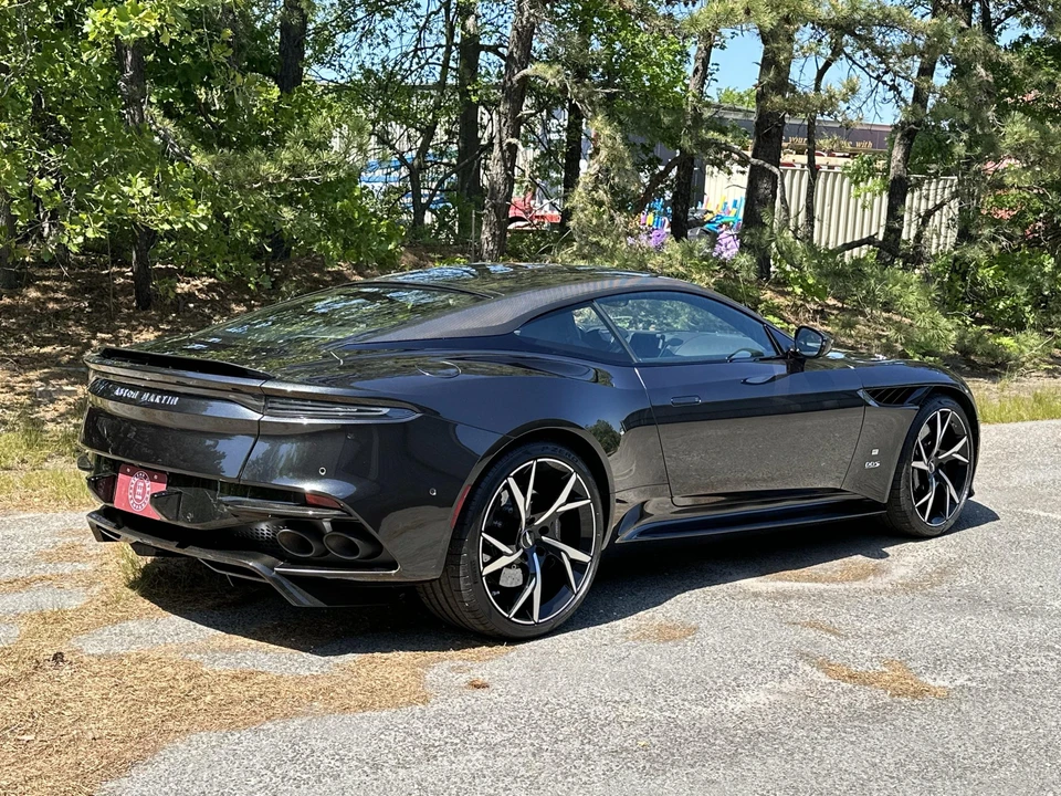 2021 Aston Martin DBS Superleggera - Image 29 of 31