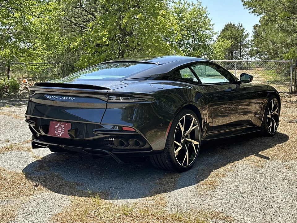 2021 Aston Martin DBS Superleggera - Image 24 of 31