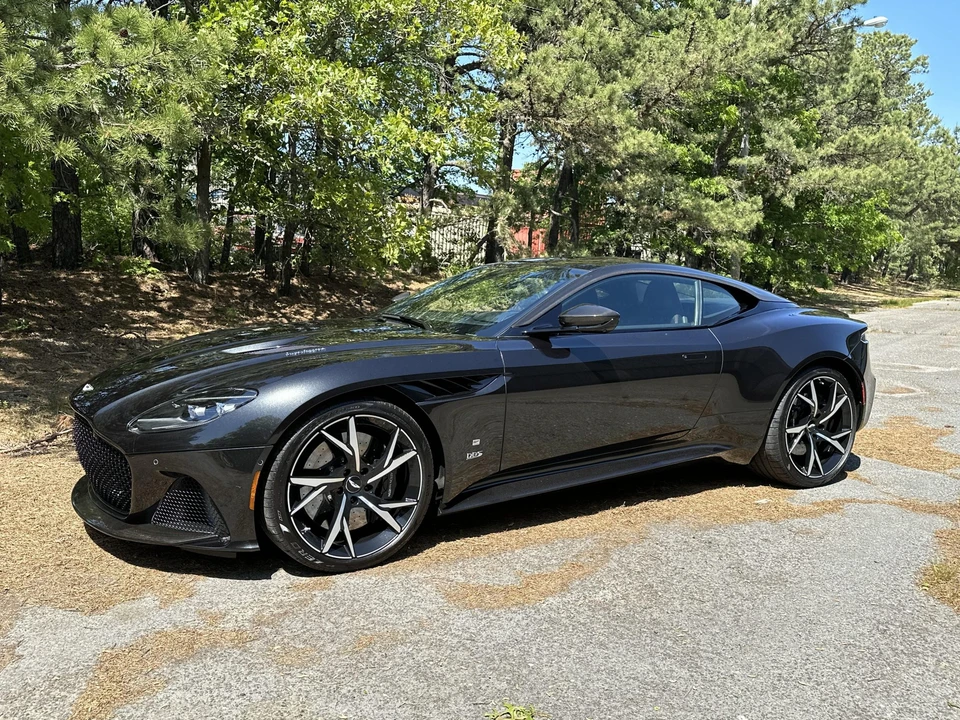 2021 Aston Martin DBS Superleggera - Image 11 of 31
