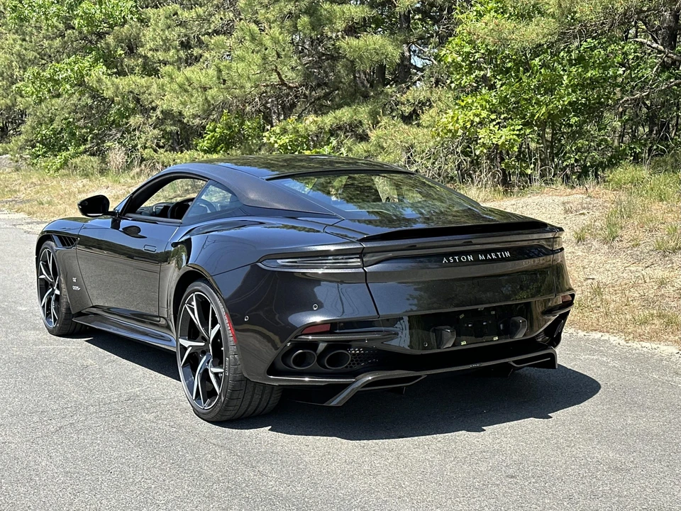 2021 Aston Martin DBS Superleggera - Image 18 of 31