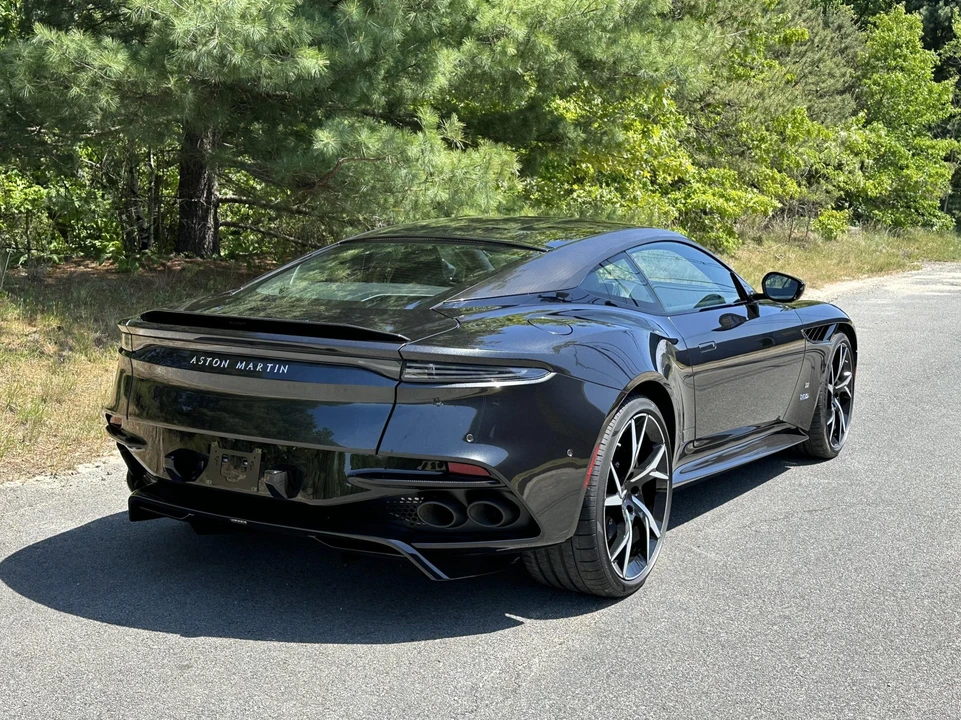 2021 Aston Martin DBS Superleggera - Image 21 of 31