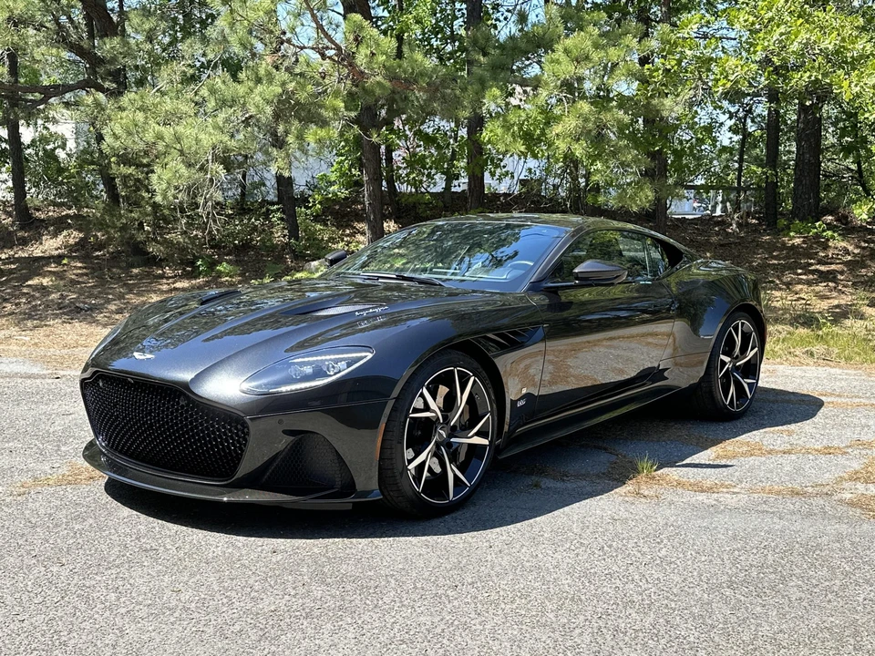 2021 Aston Martin DBS Superleggera - Image 9 of 31