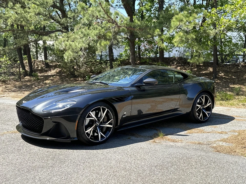 2021 Aston Martin DBS Superleggera - Image 10 of 31