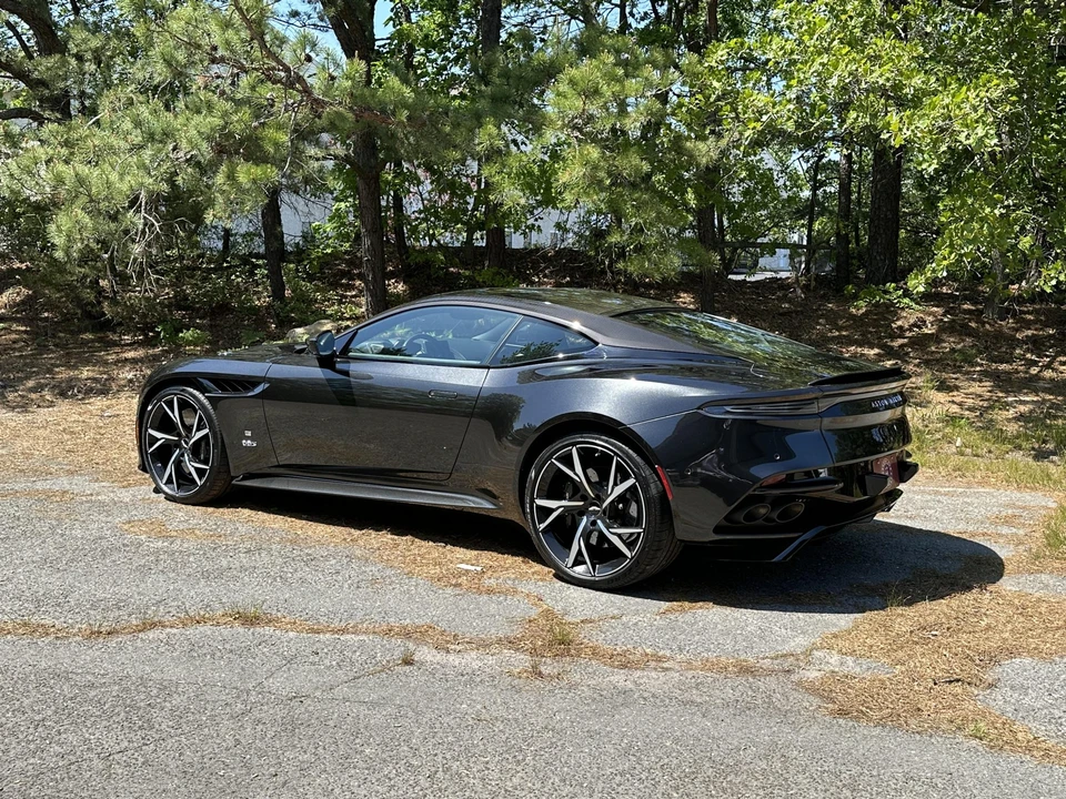 2021 Aston Martin DBS Superleggera - Image 15 of 31