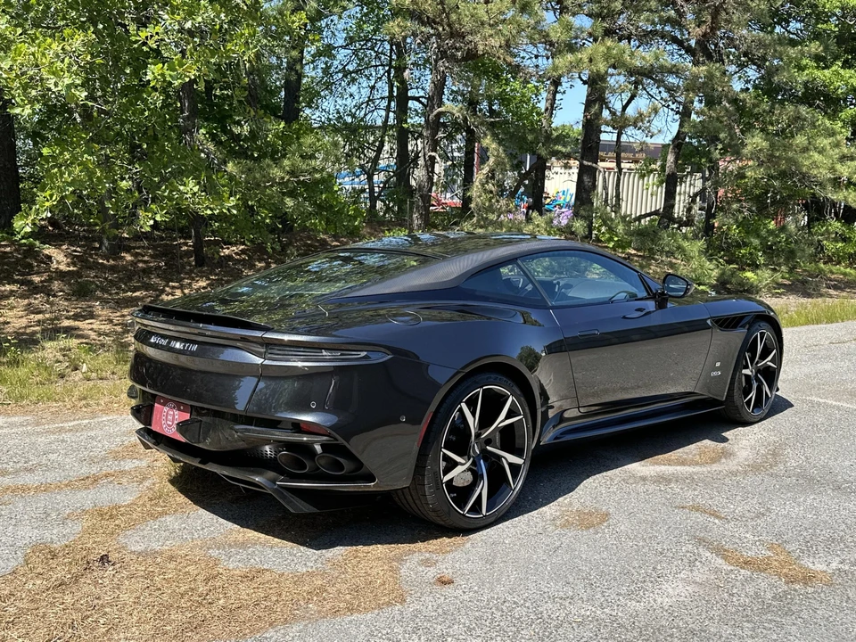 2021 Aston Martin DBS Superleggera - Image 28 of 31