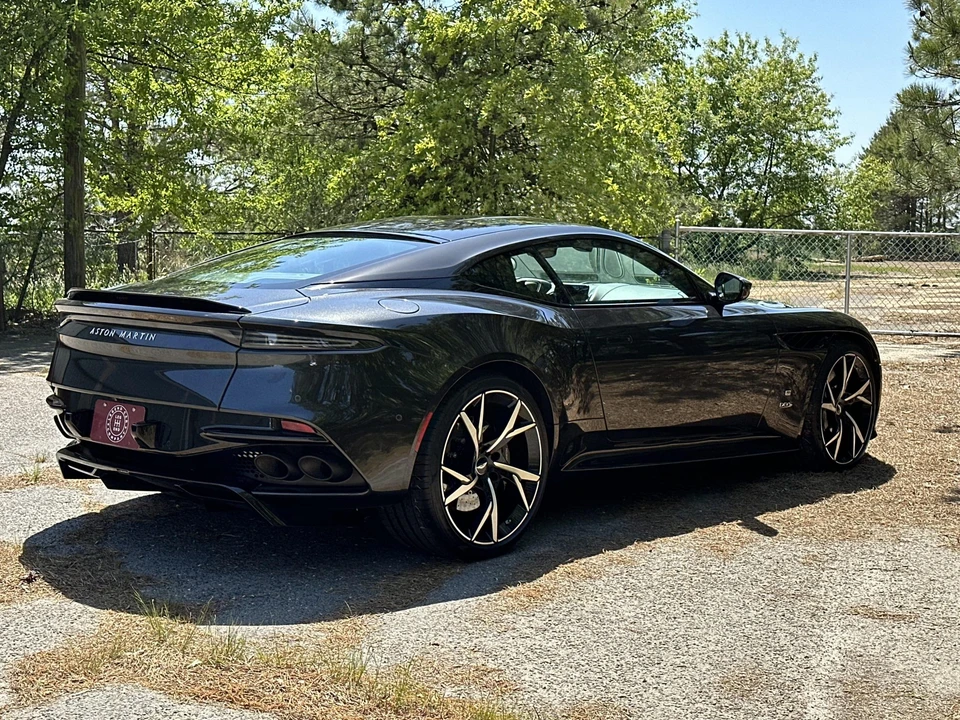 2021 Aston Martin DBS Superleggera - Image 25 of 31