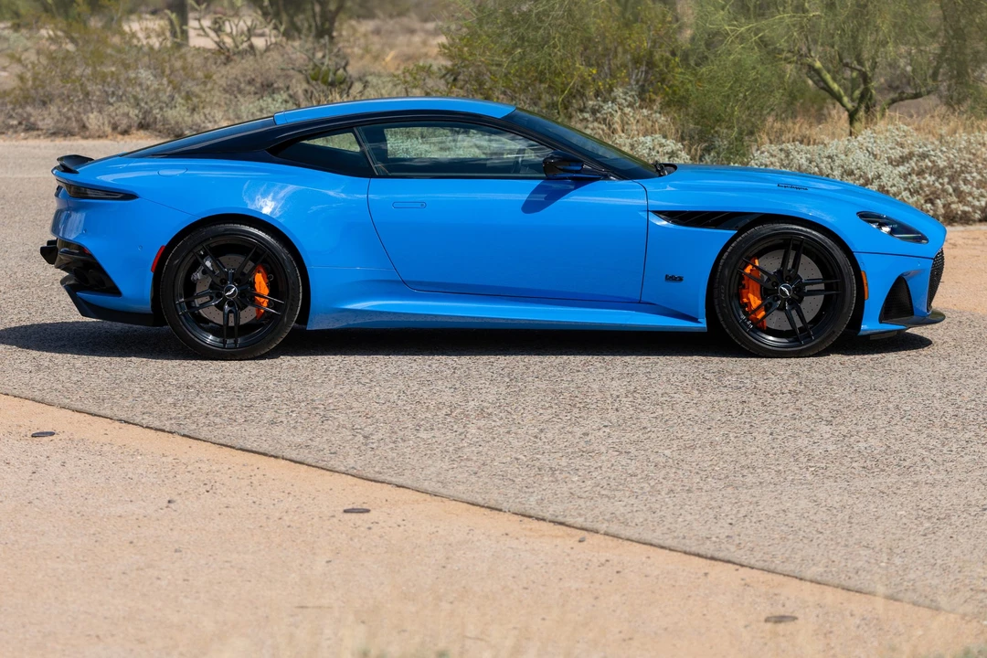 2021 Aston Martin DBS Superleggera - Image 23 of 31