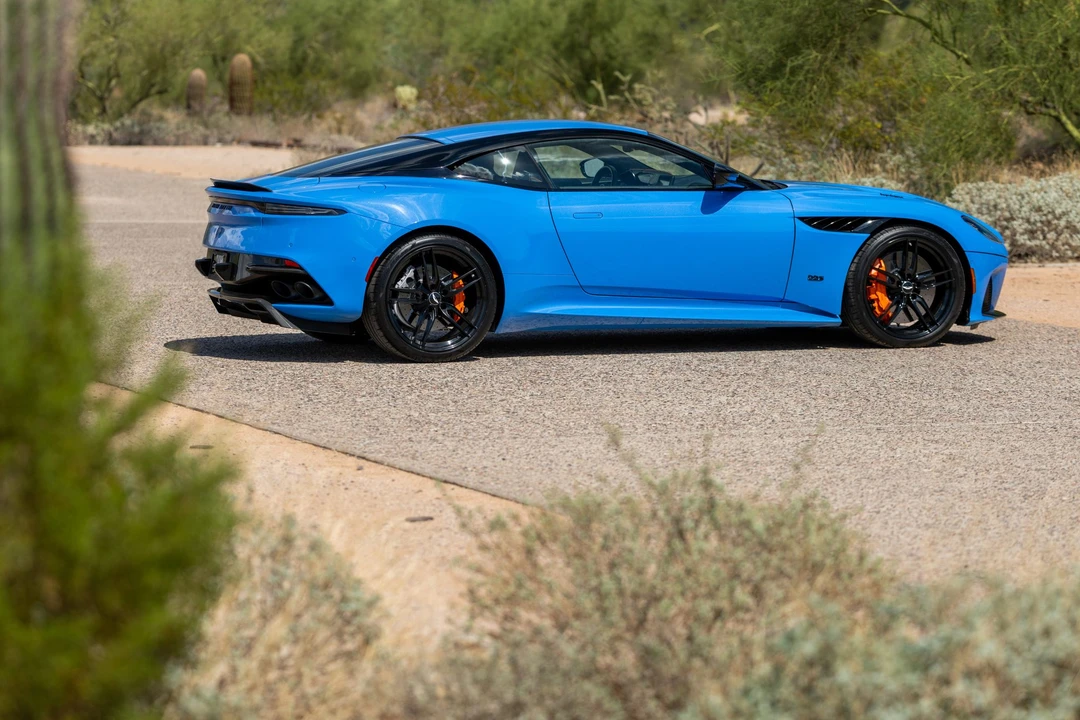 2021 Aston Martin DBS Superleggera - Image 24 of 31