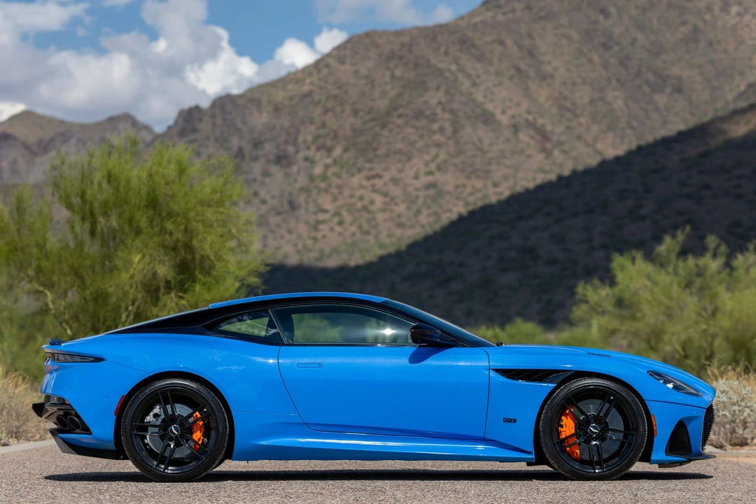 2021 Aston Martin DBS Superleggera - Image 22 of 31