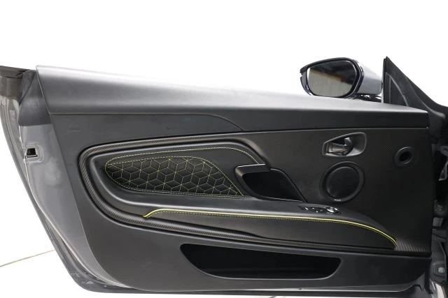 2021 Aston Martin DBS Superleggera - Image 13 of 31
