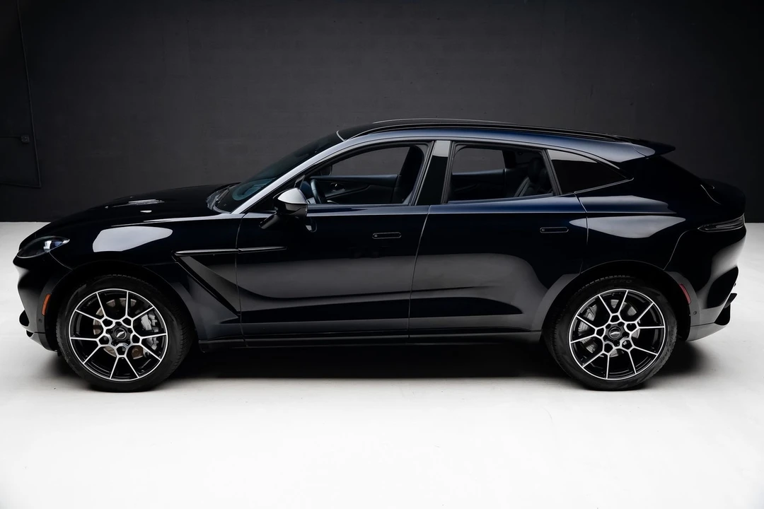 2021 Aston Martin DBX - Image 16 of 31