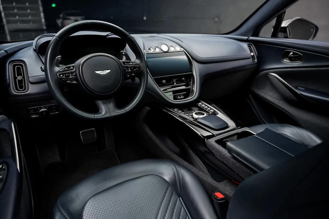 2021 Aston Martin DBX - Image 2 of 31