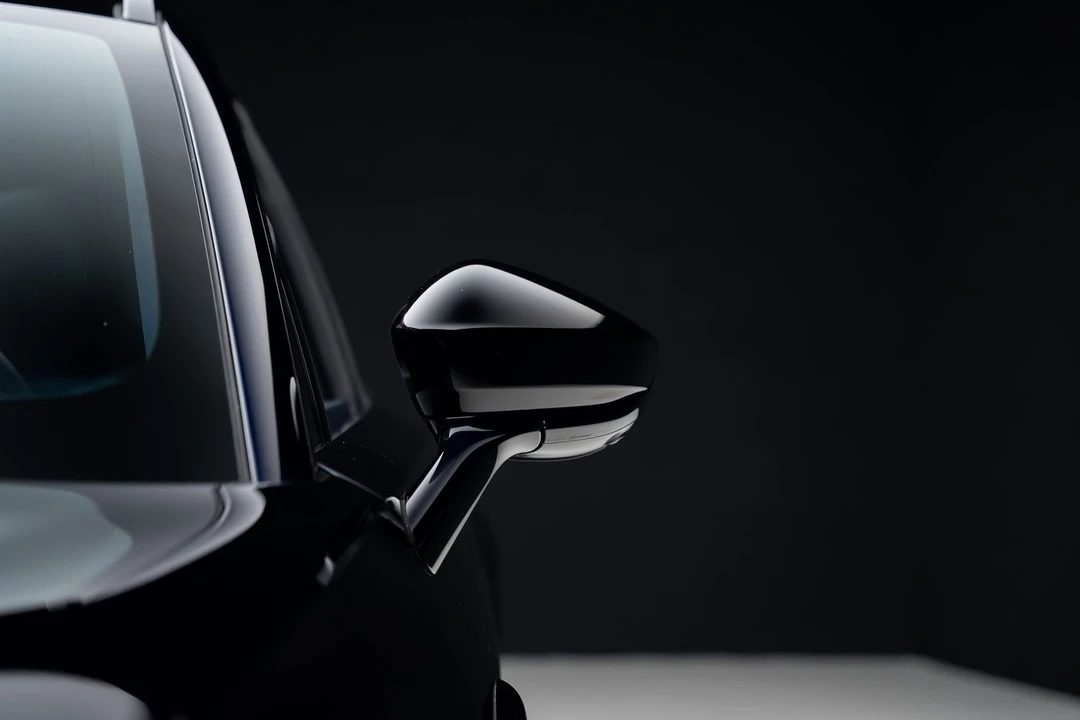 2021 Aston Martin DBX - Image 15 of 31