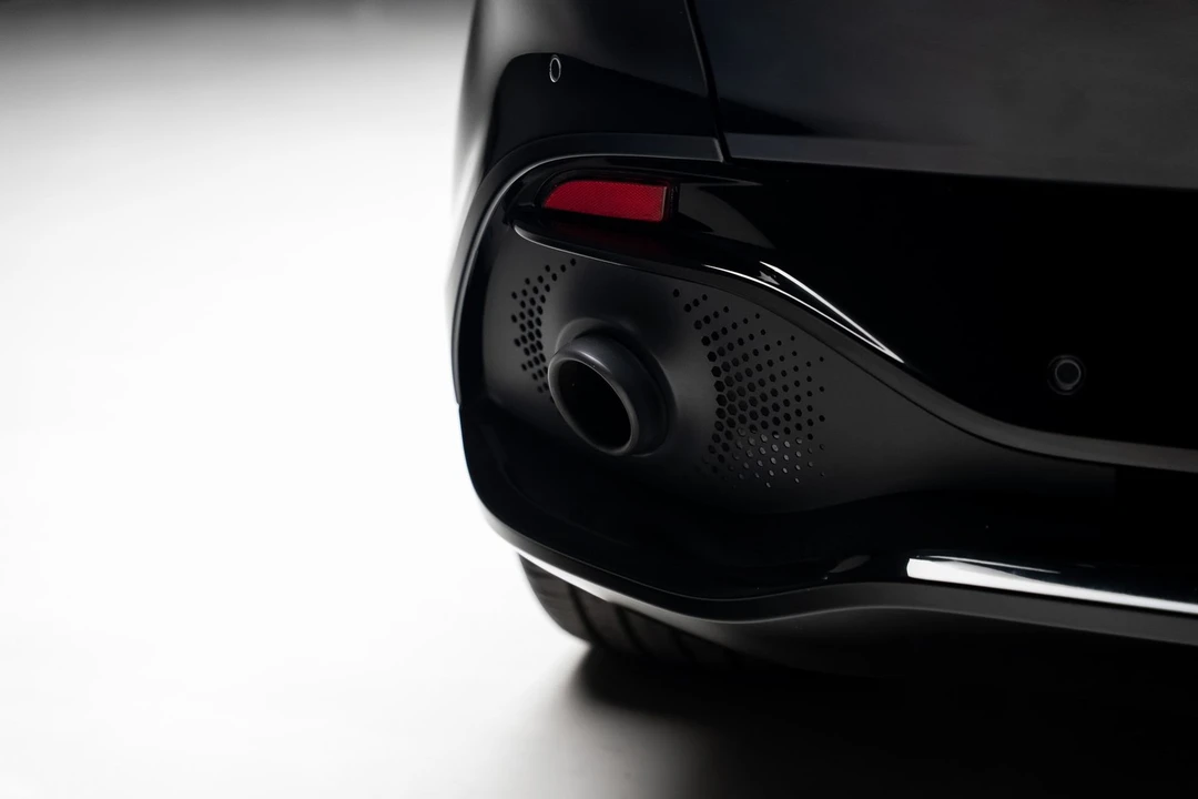 2021 Aston Martin DBX - Image 30 of 31
