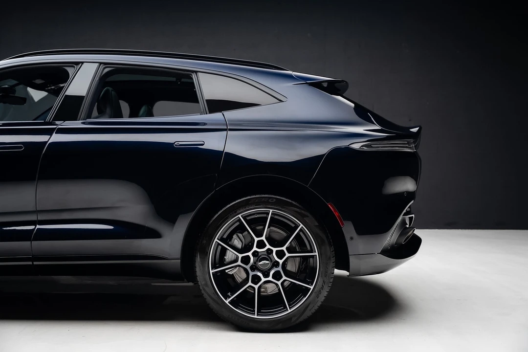2021 Aston Martin DBX - Image 20 of 31
