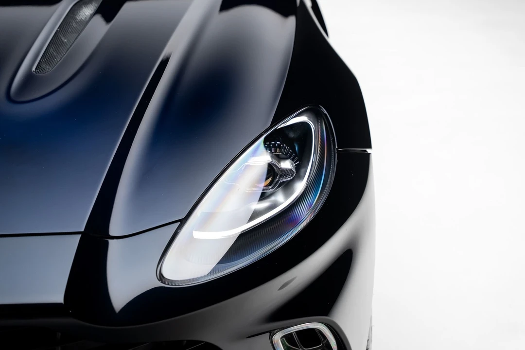 2021 Aston Martin DBX - Image 11 of 31