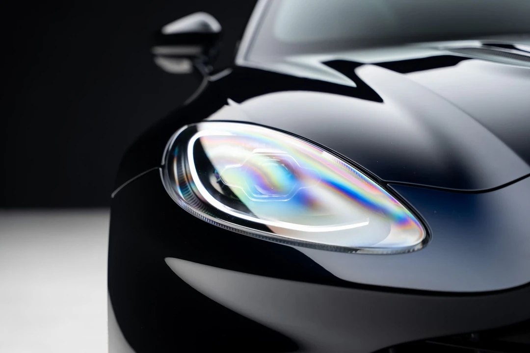 2021 Aston Martin DBX - Image 9 of 31