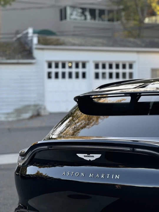 2021 Aston Martin DBX - Image 3 of 7