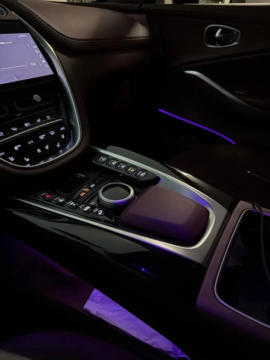 2021 Aston Martin DBX - Image 7 of 7