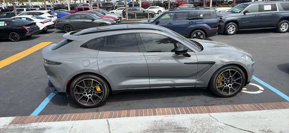 2021 Aston Martin DBX - Image 4 of 7