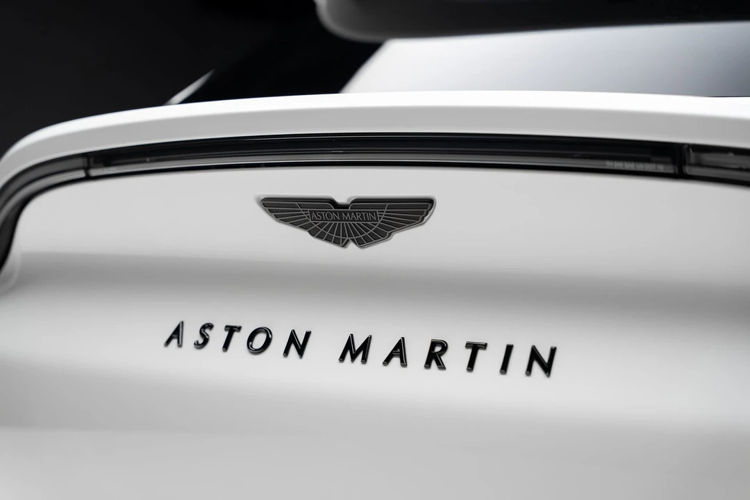 2021 Aston Martin DBX - Image 28 of 31