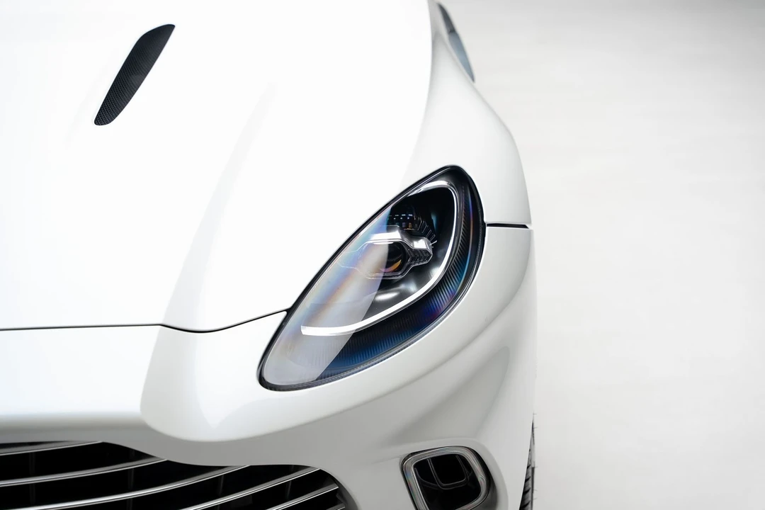 2021 Aston Martin DBX - Image 11 of 31