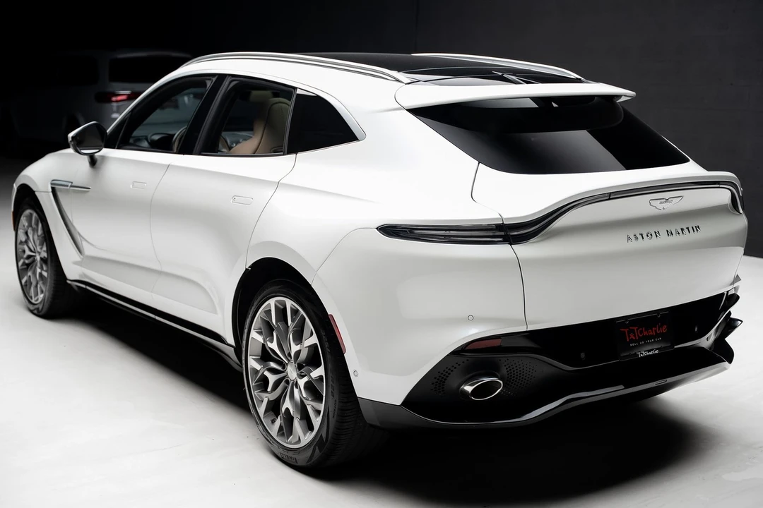 2021 Aston Martin DBX - Image 23 of 31