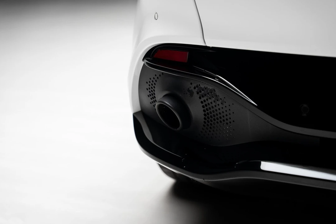 2021 Aston Martin DBX - Image 30 of 31