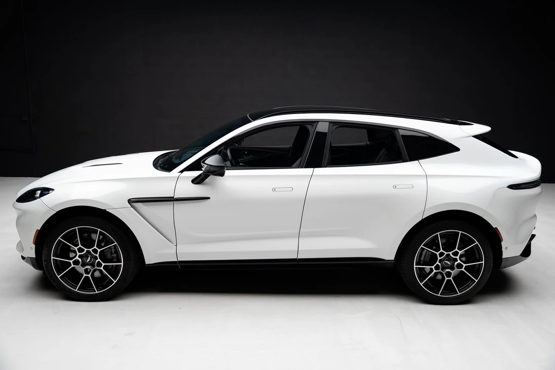 2021 Aston Martin DBX - Image 15 of 31