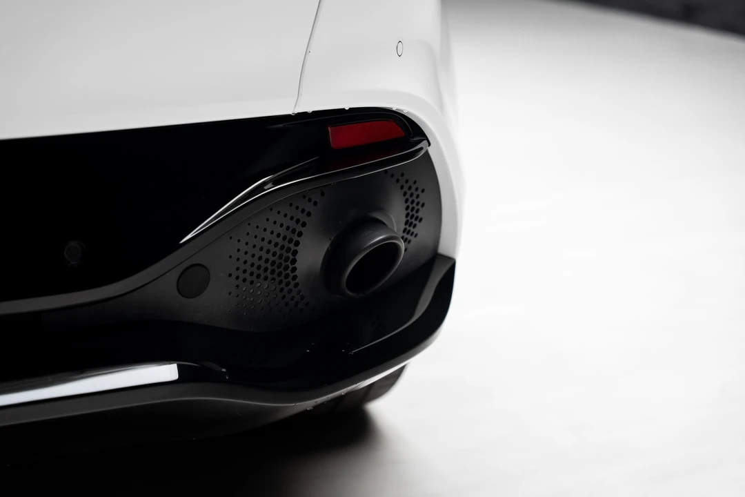 2021 Aston Martin DBX - Image 30 of 31
