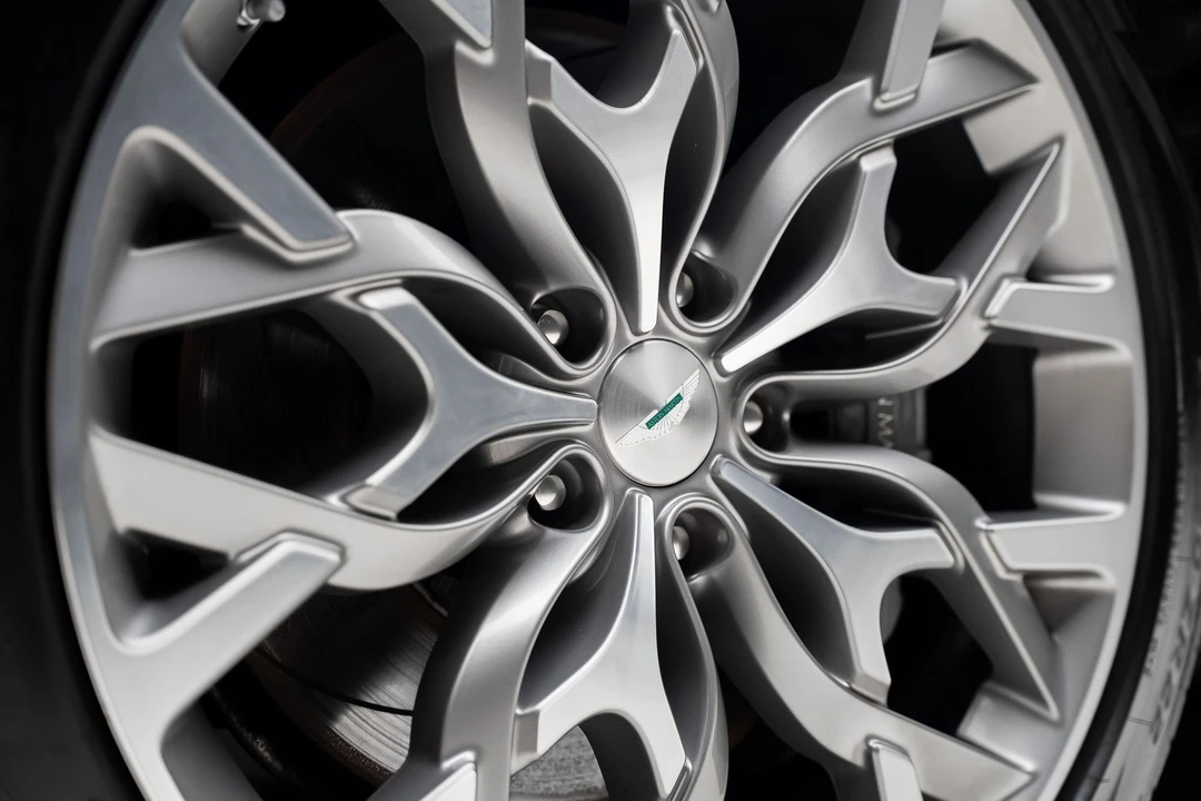 2021 Aston Martin DBX - Image 22 of 31