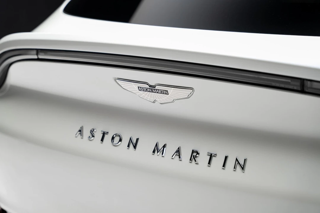 2021 Aston Martin DBX - Image 29 of 31