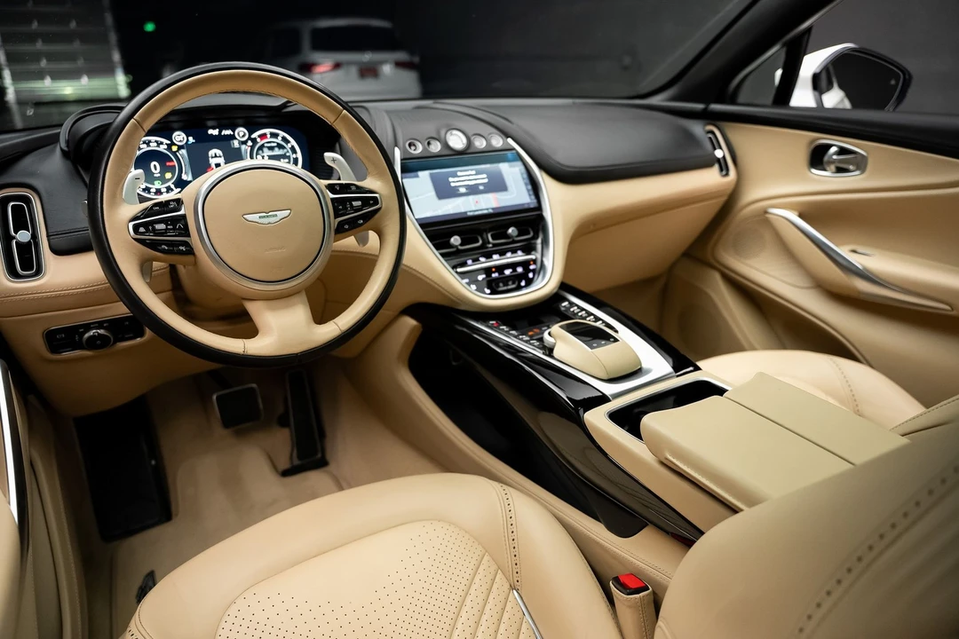 2021 Aston Martin DBX - Image 2 of 31