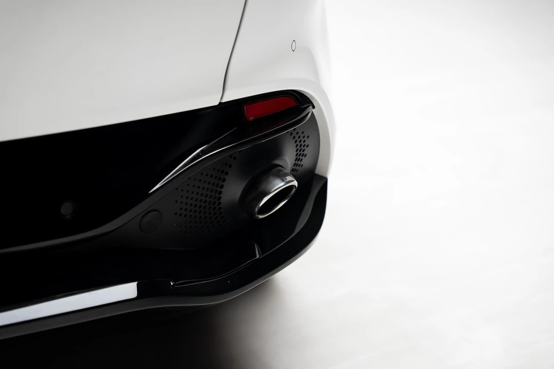 2021 Aston Martin DBX - Image 31 of 31