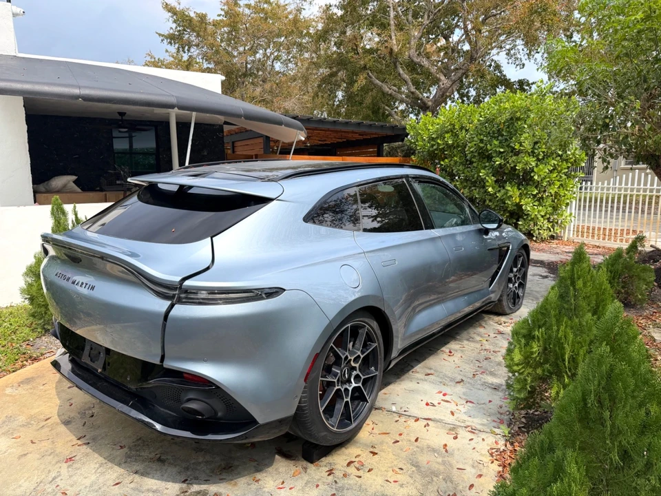 2021 Aston Martin DBX - Image 11 of 21