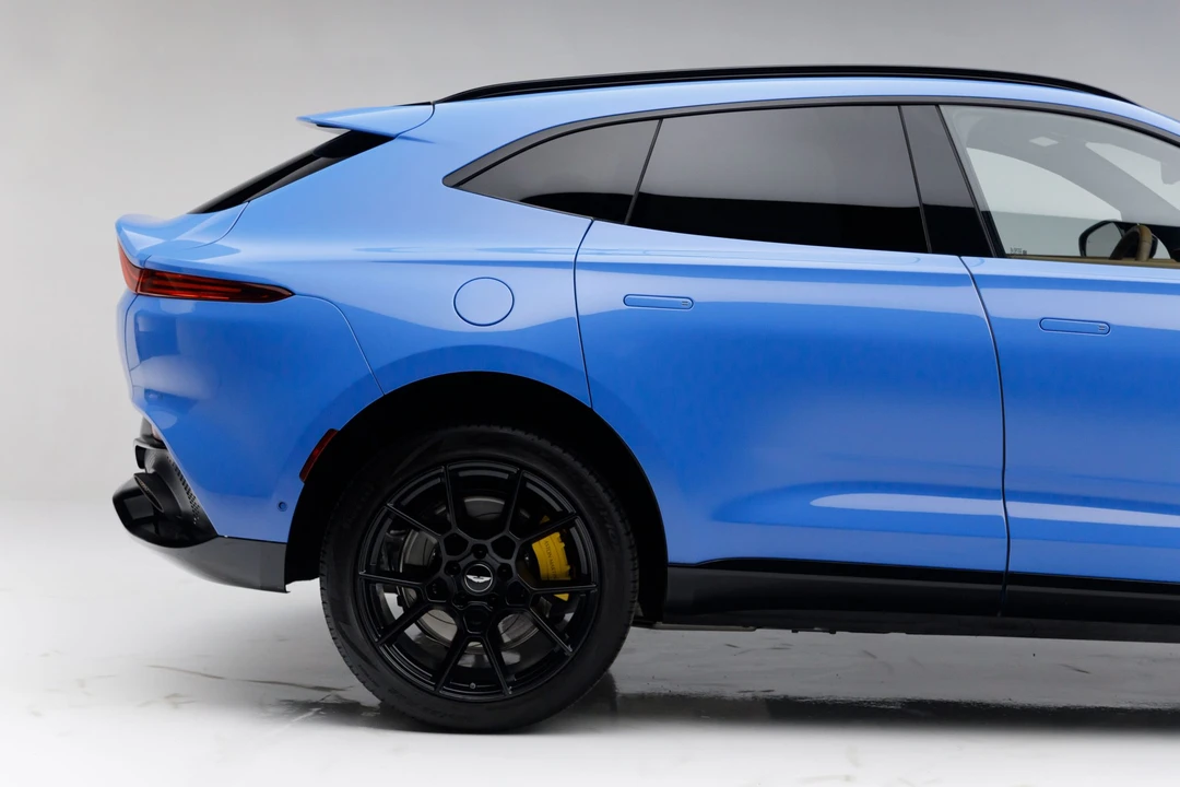 2021 Aston Martin DBX - Image 22 of 31
