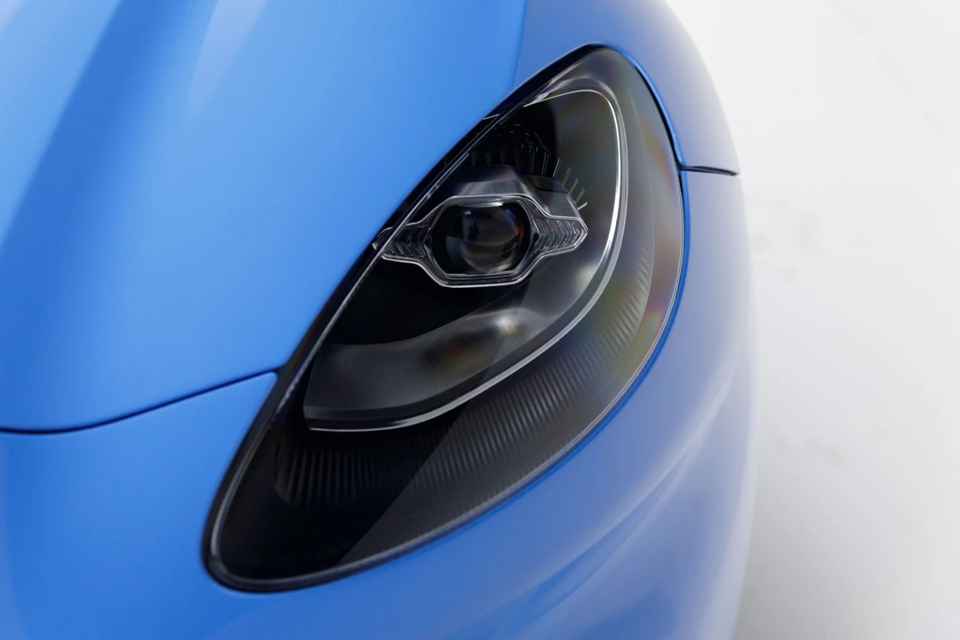2021 Aston Martin DBX - Image 27 of 31