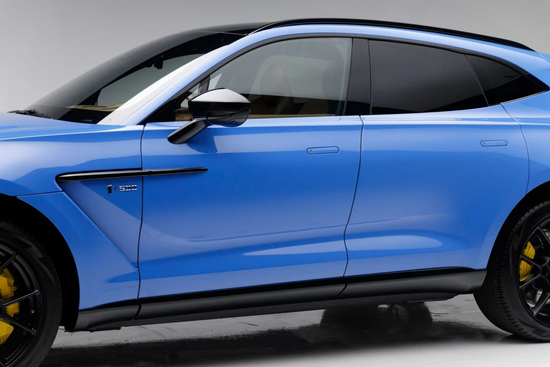 2021 Aston Martin DBX - Image 18 of 31