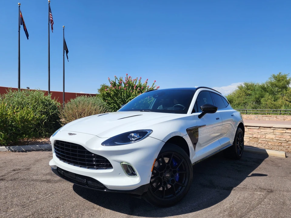 2021 Aston Martin DBX - Image 2 of 31