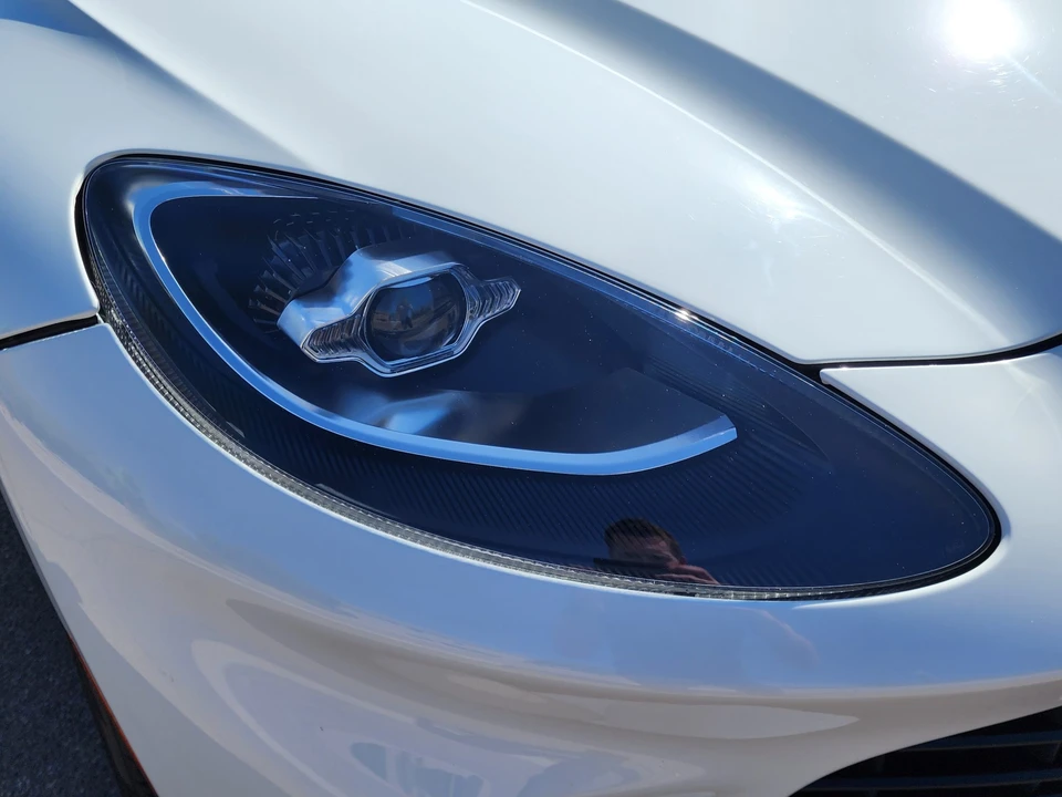 2021 Aston Martin DBX - Image 12 of 31
